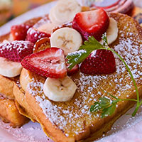 French toast with fruit on top